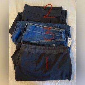 Bundle of size 3X/24 pants. (3)